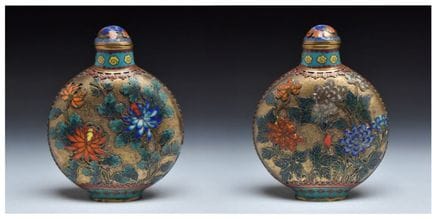 UNE BOUTEILLE À PRISER EN ÉMAIL CLOISONNÉ, ATELIER