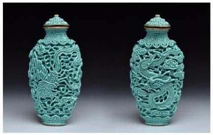 BOUTEILLE À TABAC EN PORCELAINE MOULÉE À GLAÇURE T