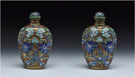 EINE SNUFFFLASCHE MIT CLOISONNE-EMAILLE, 1960–63, 