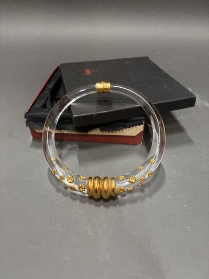 SAVVY par SWAROVSKI
Collier torque en résine 
Circ