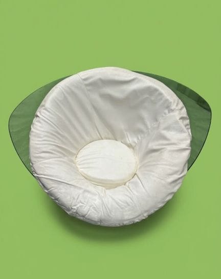 Fauteuil œuf en fonte d'aluminium et plexiglas cou