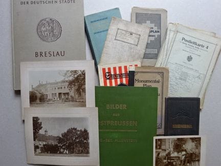 Collection de 6 publications. Elle comprend 9 cart