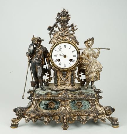 Orologio da camino francese con patina argentata -