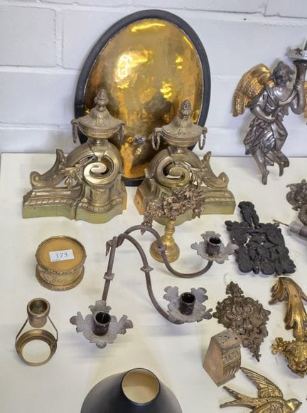 Collezione di ornamenti antichi per caminetti, par