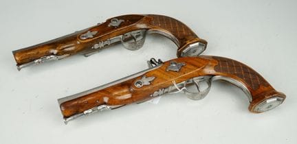 Coppia di pistole da duello a pietra focaia, Inghi