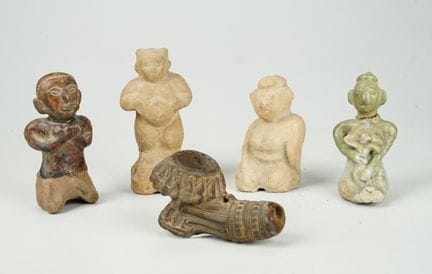Piccola collezione di figure ancestrali asiatiche,