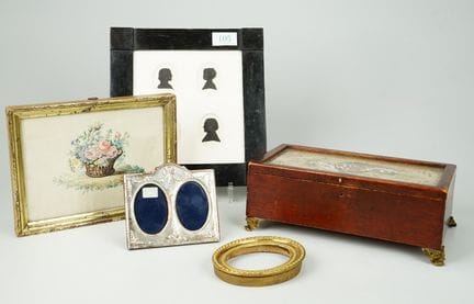 5 oggetti in stile Biedermeier della prima metà de
