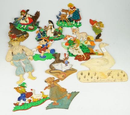 Collezione di 13 lavori intagliati con sega da tra