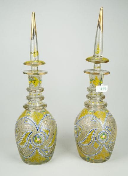 Paar große böhmische Karaffen mit GlasstopfenKrist