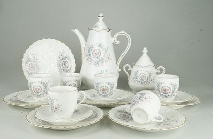 Servizio da tavola inglese in porcellana con decor