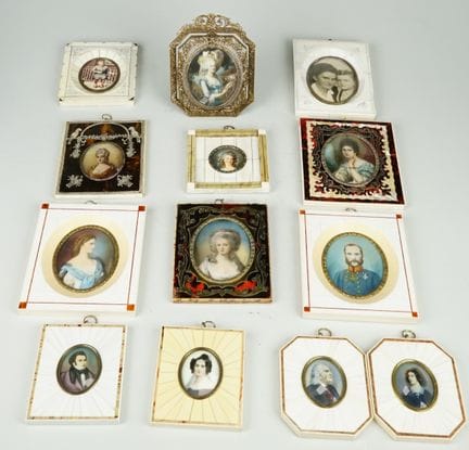 14 miniature in cornici elaborate. Varie copie in 