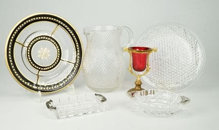 Sammlung KristallglasGlasteller mit schwarzem und 
