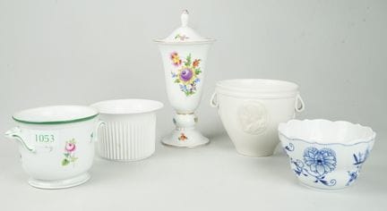 Collezione di pezzi in porcellana: porcellana, tra