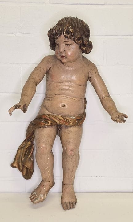 Cristo di grandi dimensioni raffigurato come sovra