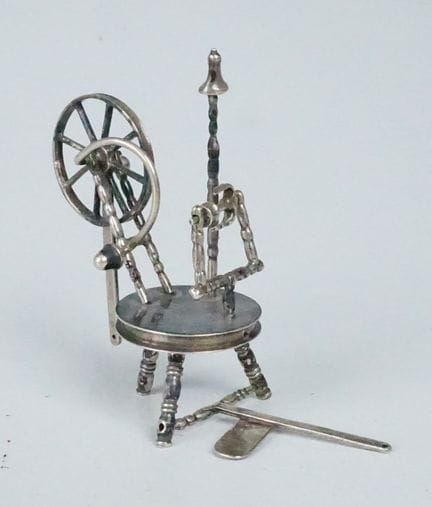 Ruota da filare in miniatura, argento, marchio di 