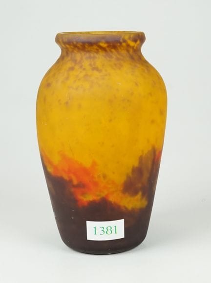 Muller Frères, Lunéville: vaso a balaustra con sov