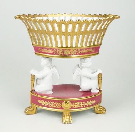 Centrotavola in stile Sèvres, 1900 circa. Porcella
