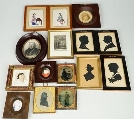 15 cornici in miniatura con contenuti del XIX/XX s