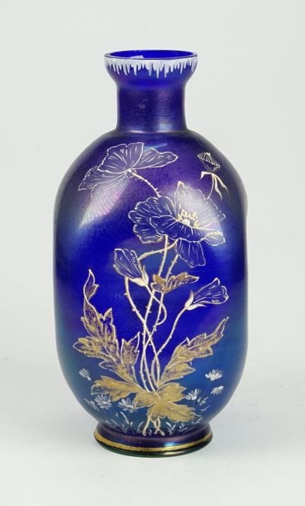 Vierseitige Jugendstil Knospenvase mit Mohnblumenm
