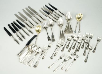 Collezione di posate d'argento, vari servizi con m