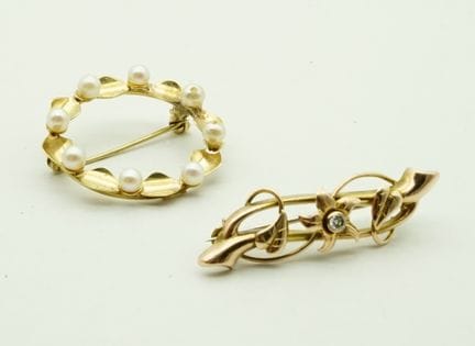 2 spille in oro 375 e 333. 333 GG e spilla a basto