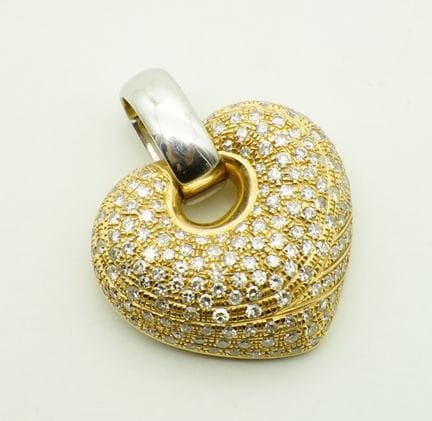 Cuore con incastonatura di brillanti da 4,4 ct, mo
