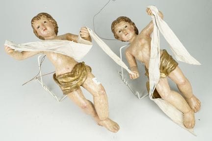 Coppia di putti, Italia, XVIII secolo. Legno intag