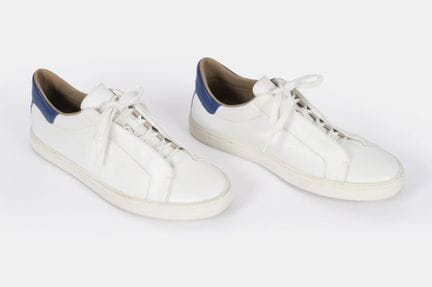 HERMES
Coppia di scarpe da ginnastica in pelle bia