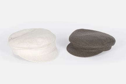 HERMES
Set includes: 
- Beige linen and cotton gav