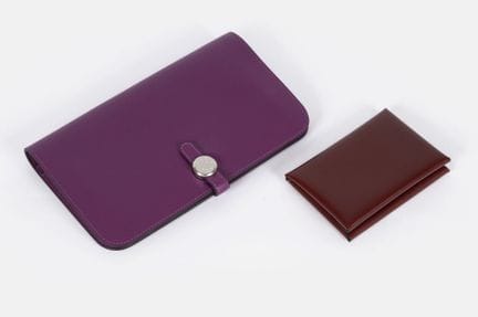 HERMES 
Set composto da due pezzi:
- Portafoglio D