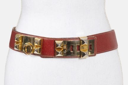 HERMES
Red grained leather belt, "Collier de chien
