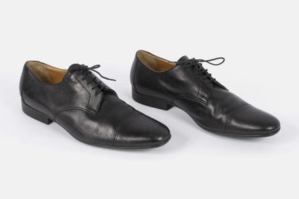 HERMES
Paio di scarpe Richelieu in pelle nera,
Chi