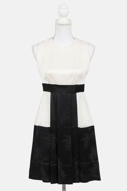ALEXANDER MCQUEEN
Black and white silk dress with 