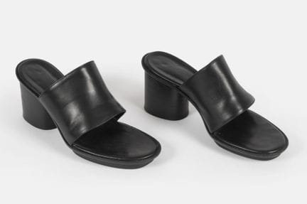 MAISON MARTIN MARGIELA
Pair of black leather geta-