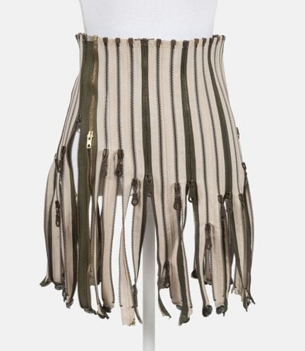 REINHARD LUTHIER
Skirt made from a combination of 