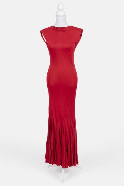REINHARD LUTHIER
Red sleeveless mermaid-style dres