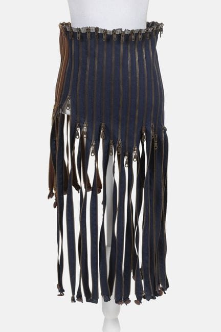REINHARD LUTHIER
Skirt made from a combination of 