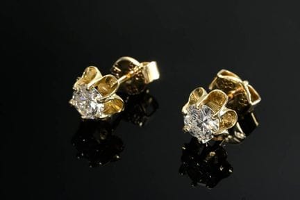 Paire de boucles d'oreilles en or jaune 585, ornée