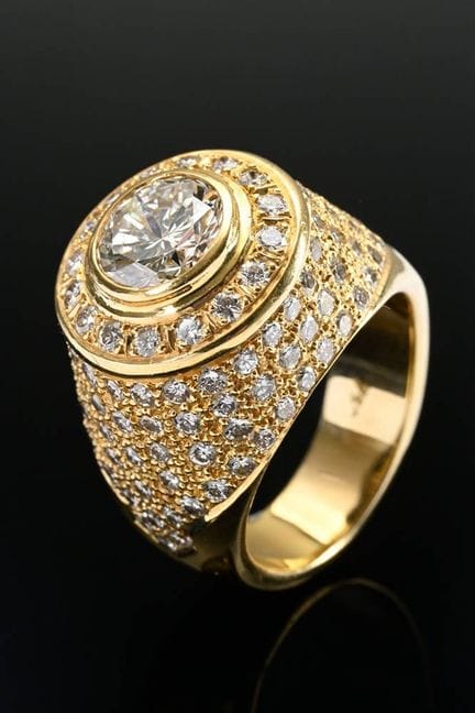 Bague opulente en or jaune 750 avec tête haute et 