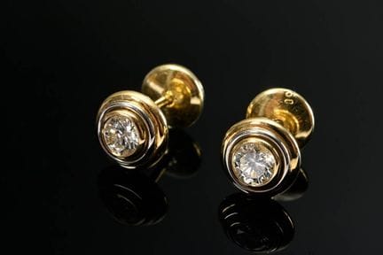Paire de boucles d'oreilles rondes en or jaune et 