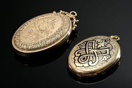 2 médaillons ovales de style Biedermeier tardif en