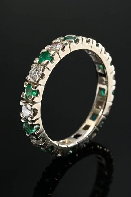 Bague « Memory » en or blanc 585, alternant des di