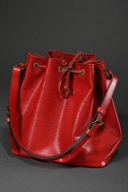 Louis Vuitton, sac Noé PM, cuir Épi rouge, finitio