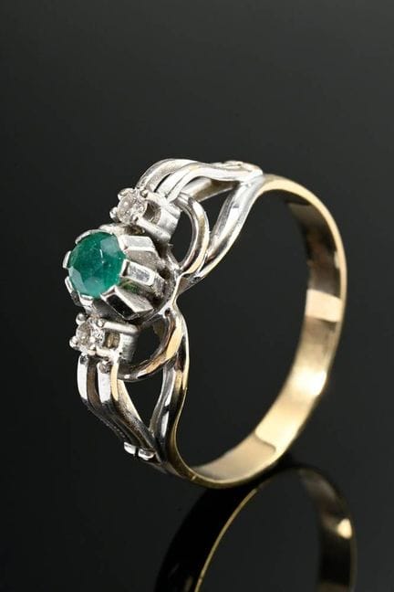 Bague en or jaune et blanc 585, sertie d'une émera