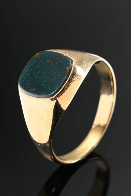 Bague chevalière en or jaune 585 avec une plaque e
