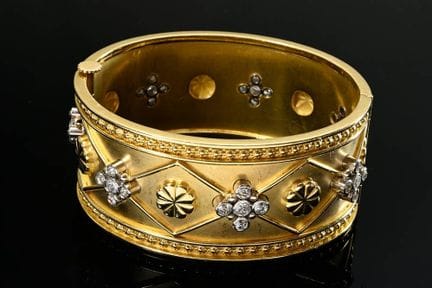 Large bracelet ovale à charnière en or jaune 750, 