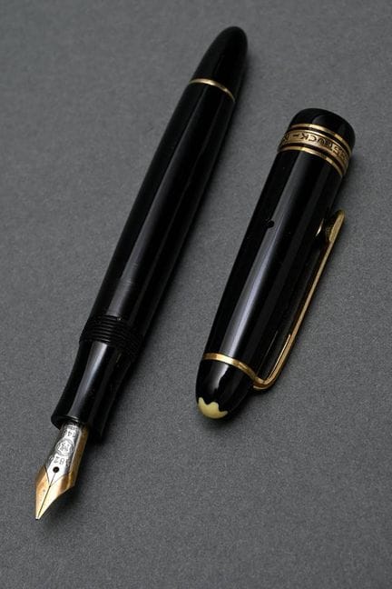 Stylo plume à piston Montblanc « Meisterstück 142 