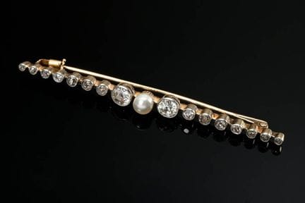 Longue épingle en or rose 585 ornée d'une perle na