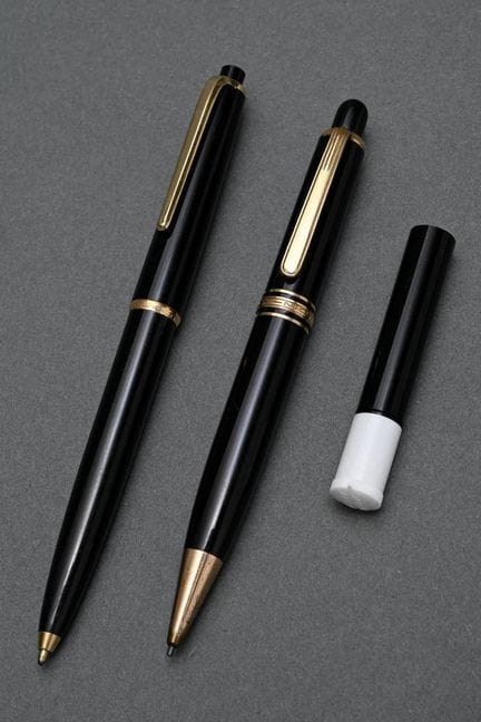 2 stylos Montblanc : stylo à bille à pression « n°