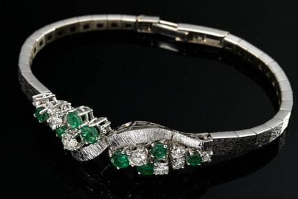 Bracelet en or blanc fin 585 serti de diamants (to